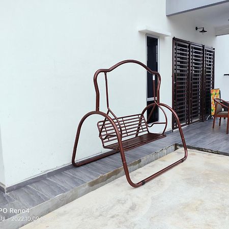 Rania Homestay With Private Pool Seri Iskandar Perak Near Utp Uitm Kampong Bota Road Exteriör bild