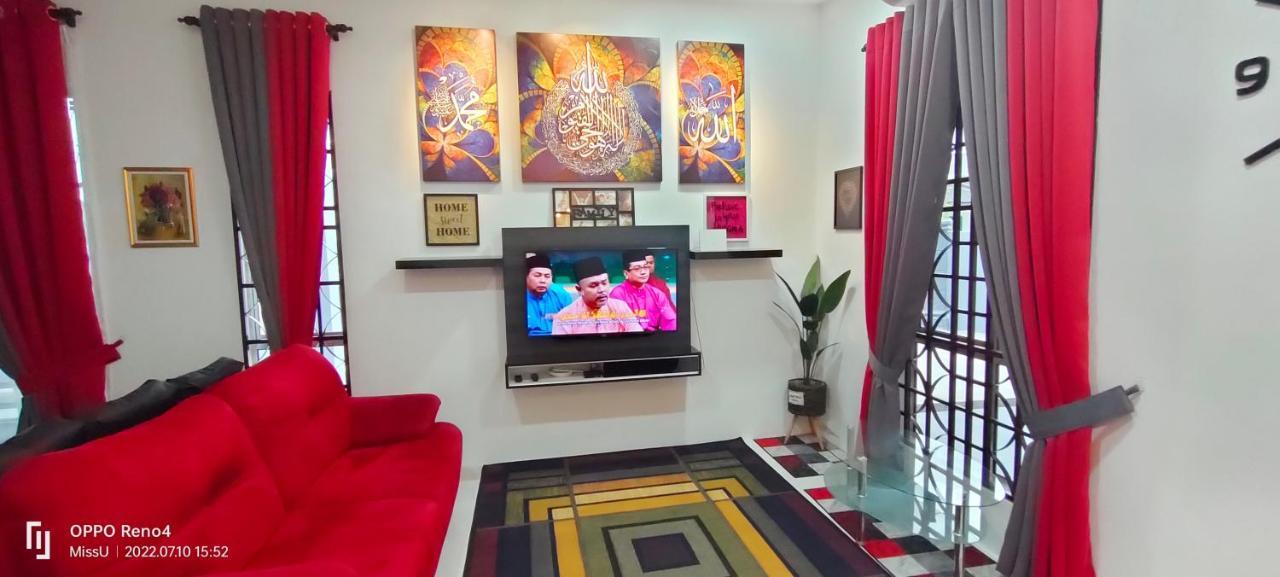 Rania Homestay With Private Pool Seri Iskandar Perak Near Utp Uitm Kampong Bota Road Exteriör bild