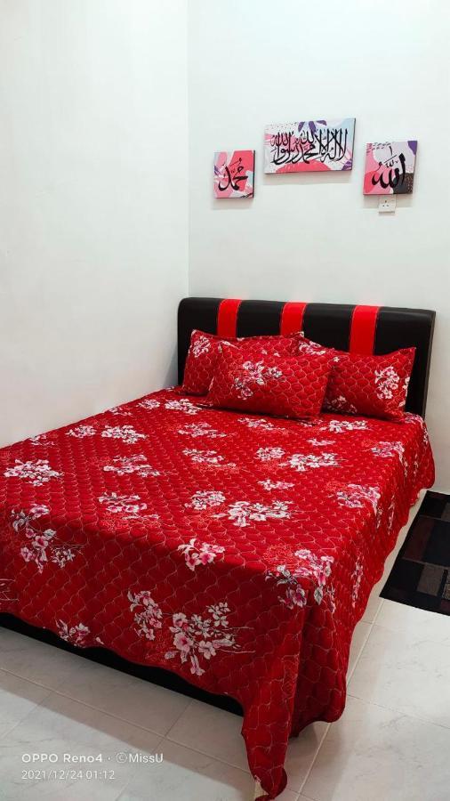 Rania Homestay With Private Pool Seri Iskandar Perak Near Utp Uitm Kampong Bota Road Exteriör bild